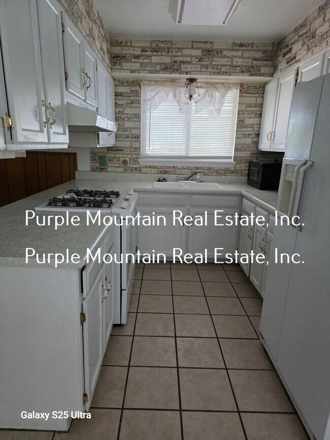 Building Photo - 2019 Evelyn St