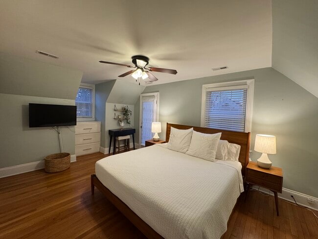 Building Photo - 5009 E Seminary Ave