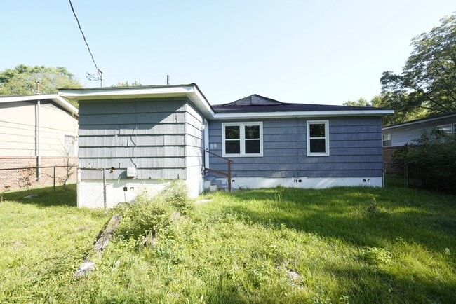 Building Photo - 4227 49th Ave N