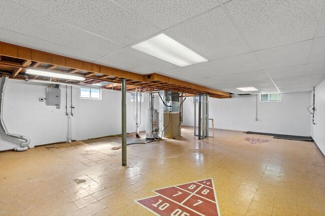 Building Photo - 840 Daniel Boone Dr