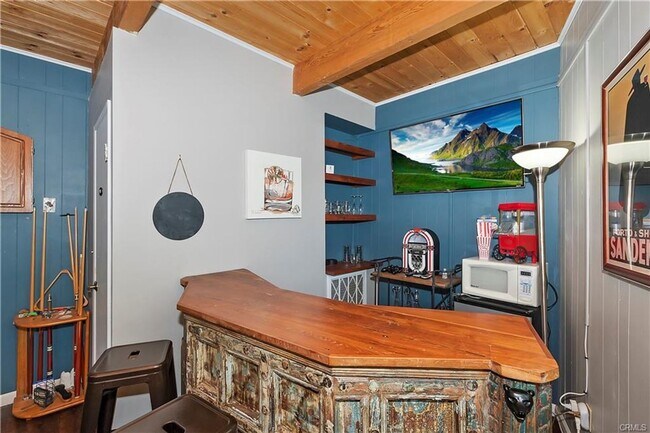 Building Photo - Treehouse-like atmosphere with peek-a-boo views of Lake Arrowhead