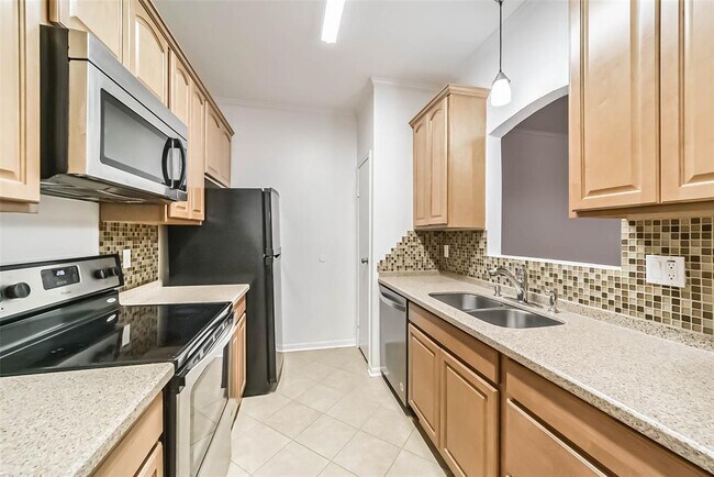 Building Photo - 9850 Pagewood Ln