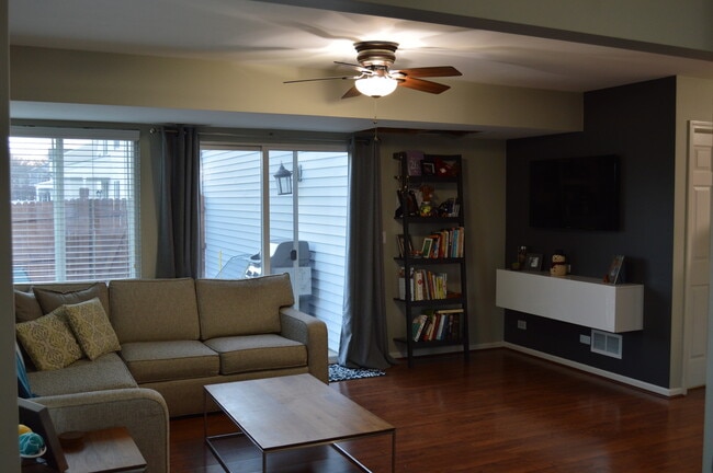 Building Photo - 225 W Washington St