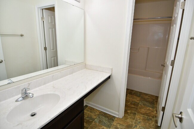 Building Photo - Spacious 5-bedroom, 3 full bath home in the Greenwood/Clark Pleasant area