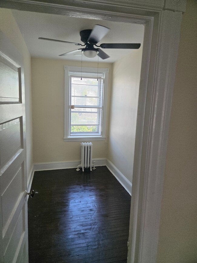 Building Photo - 323 N Redfield St