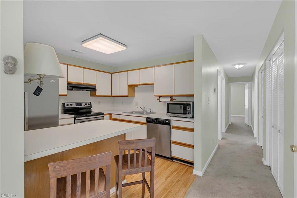 Building Photo - 222 Island Cove Ct