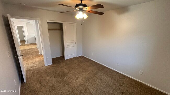 Building Photo - 3805 E Santa Fe Ln