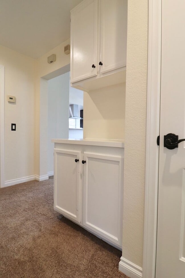 Building Photo - Welcome to this updated single-story 3-bedroom, 2-bath home located in the desirable Fairfield Mi...