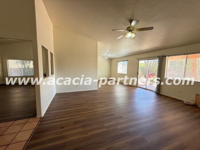 Building Photo - Four Bedroom in Rita Ranch