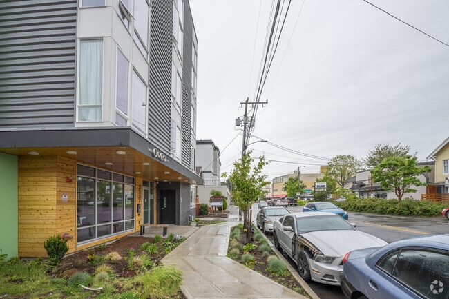 Building Photo - The CoCo Apts