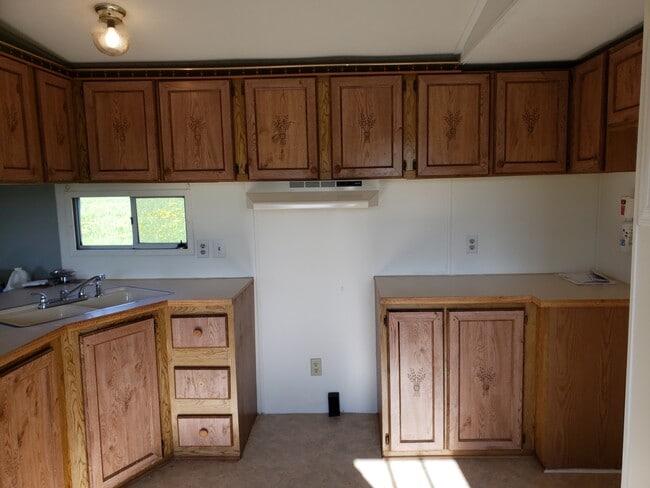 Building Photo - 6746 OH-179