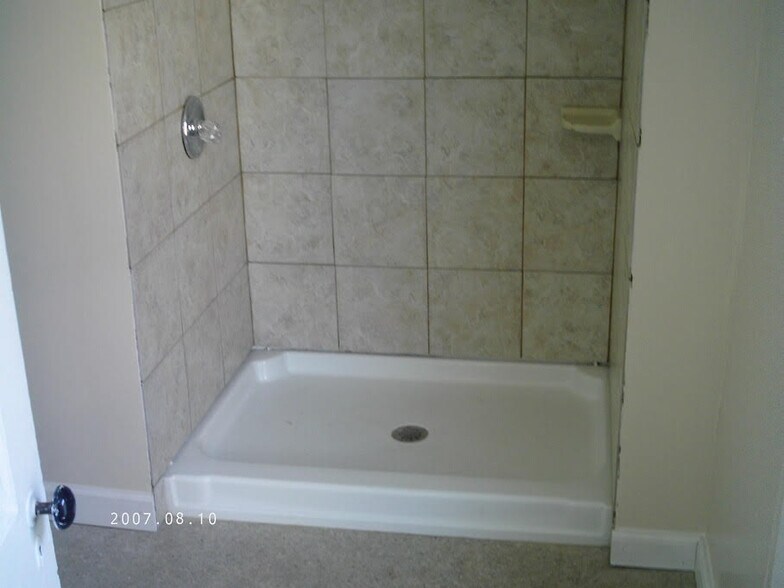 Bathroom Shower - 126 W Washington Ave