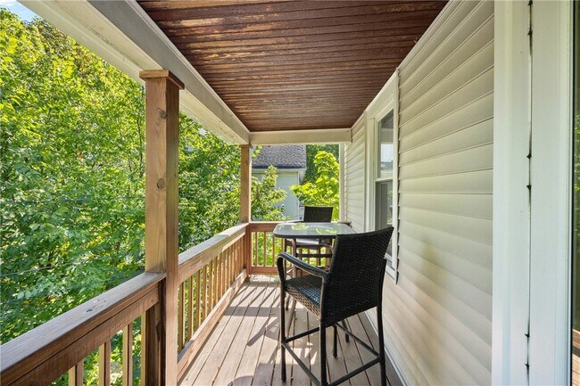 Building Photo - 15-17-17 Roosevelt St