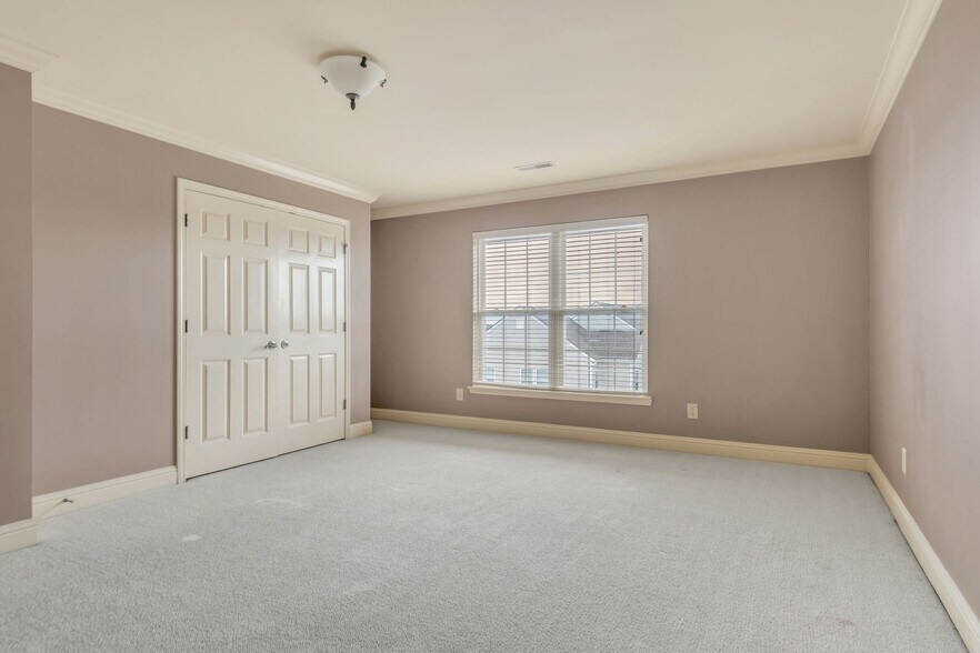 Building Photo - 4316 Summercrest Blvd