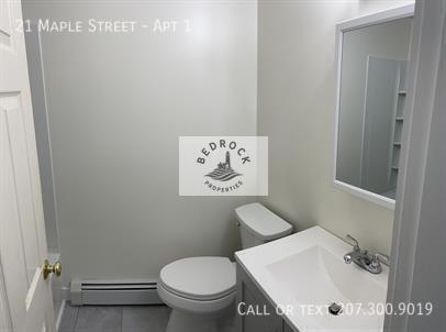 Building Photo - 21 Maple St