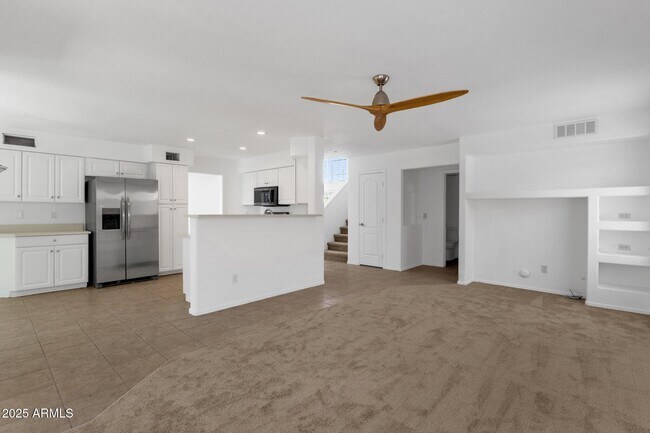 Building Photo - 4245 E Creosote Dr