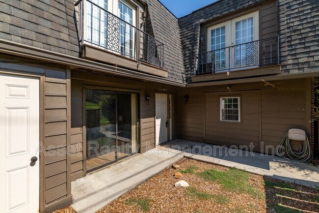 Building Photo - 9104 Woodpark Ln NW