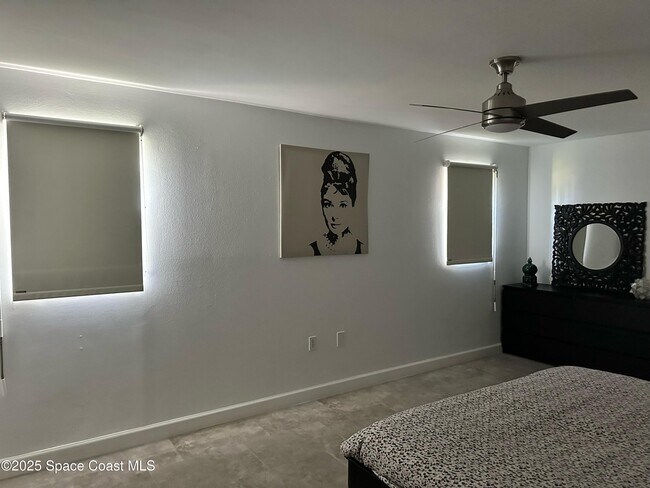 Building Photo - 302 W Osceola Ln