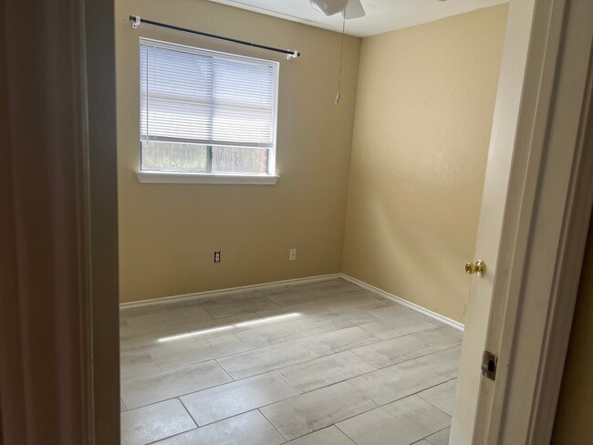 Building Photo - 5618 Village Arbour Dr