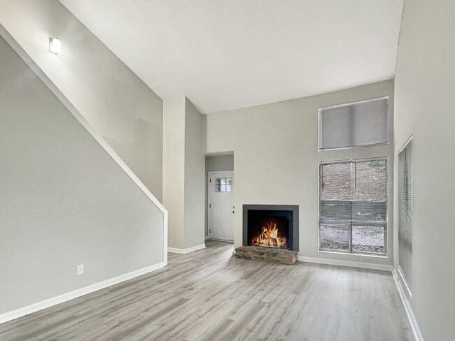 Building Photo - North Hall Duplex Available