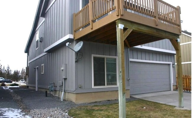 Building Photo - Spacious 4-Bedroom Home—Quick Drive to Dow...