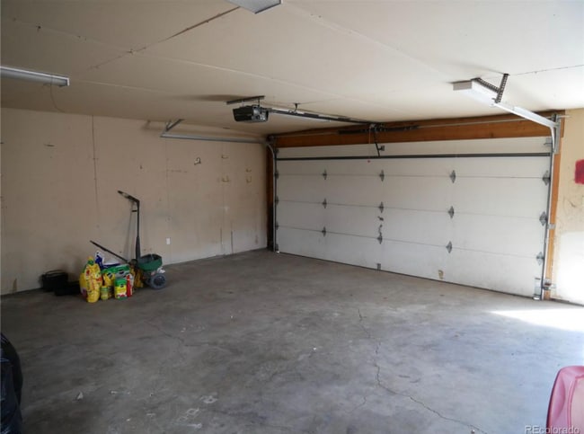 Building Photo - 516 Elmira St