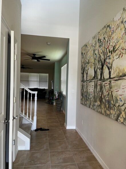 Main entrance - 1418 Evergreen Ter