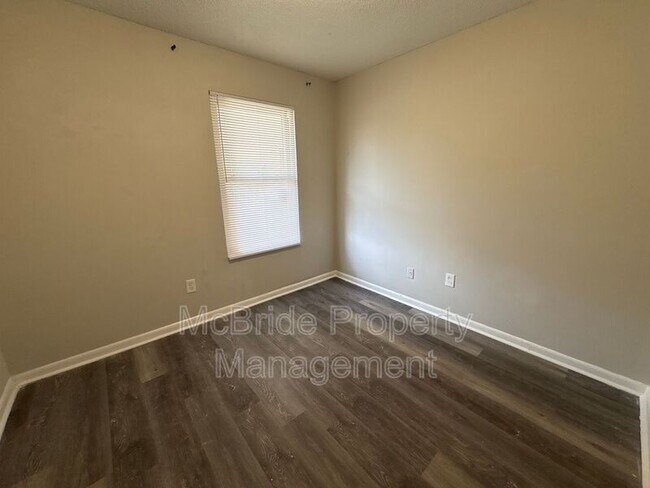 Building Photo - 2941 Rollingwood Dr