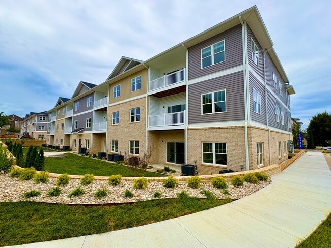 Building Photo - 420 Capstone Dr