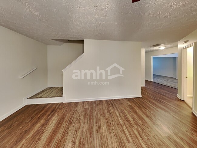 Building Photo - 159 Holly Mill Village Dr