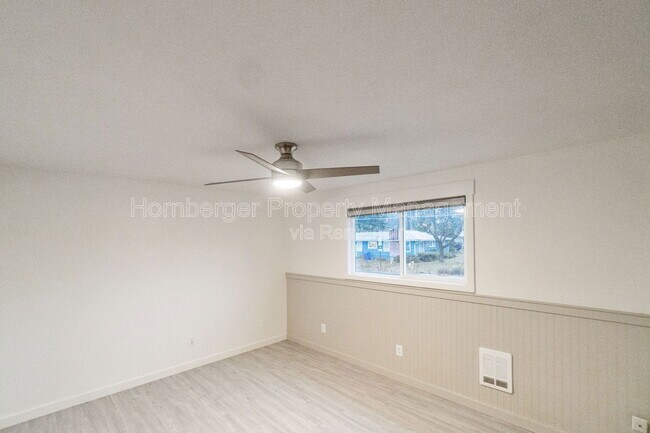 Building Photo - 13125 E 16th Ave