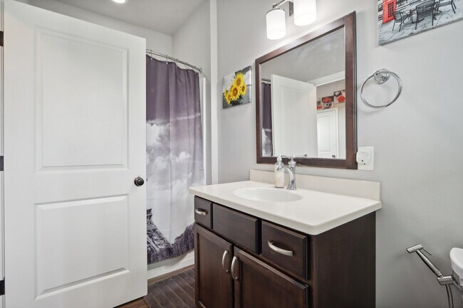 Building Photo - 5811 Levitan Ln