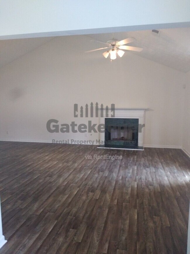 Building Photo - 688 River Mist Dr