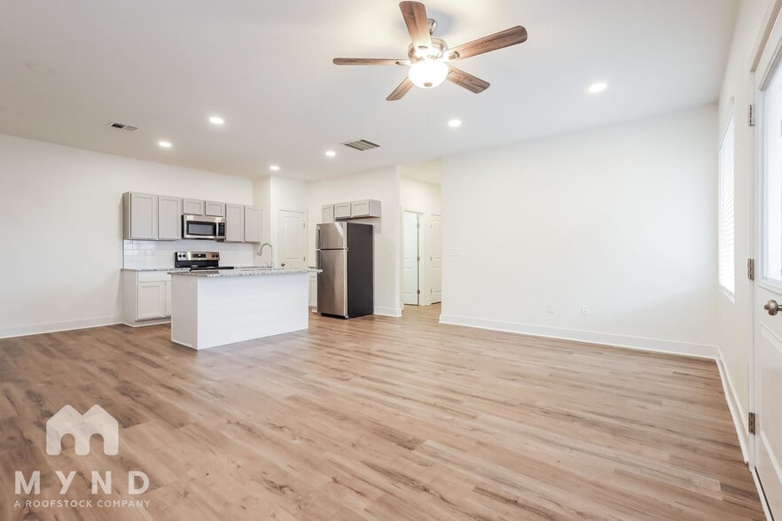Building Photo - 5784 E Bristol Cir