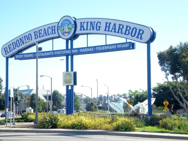 Building Photo - 2 Bed, 2 Bath Condo on the Esplanade