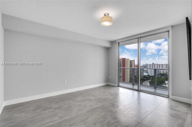 Building Photo - 300 Sunny Isles Blvd