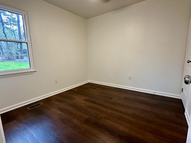 Building Photo - 2413 Pentland Dr