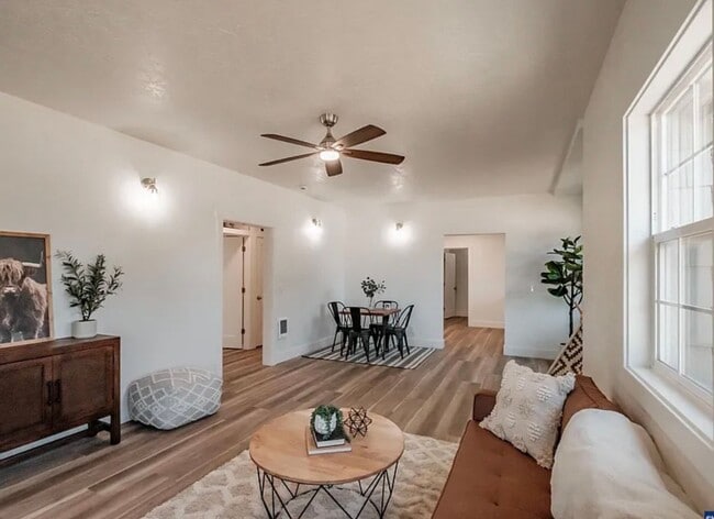 Building Photo - 3 Bedroom Home on Large Corner Lot!