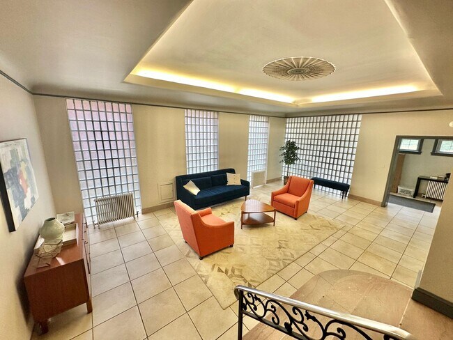 Building Photo - Great Studio in Glover Park/North Georgeto...