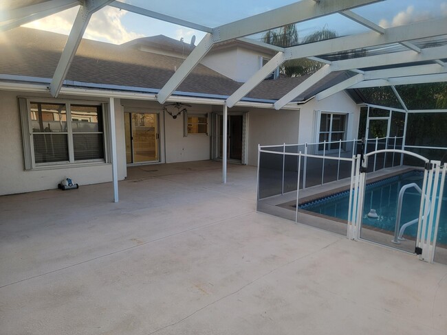 Building Photo - 9082 Cavatina Pl
