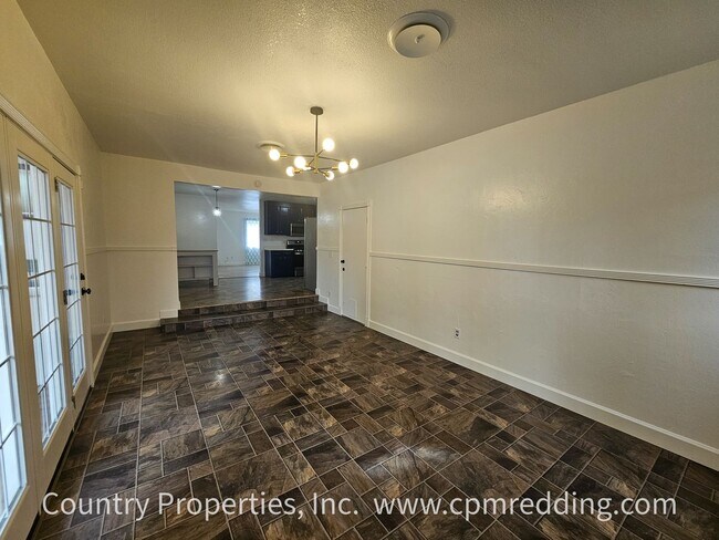 Building Photo - Price Reduced! Spacious 3-Bedroom House with Gated Pool in Panorama Heights Coming Available Now!