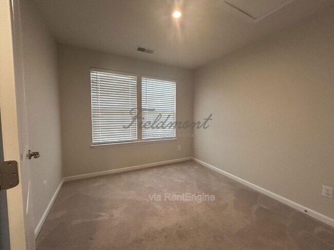 Building Photo - 574 Preakness Run