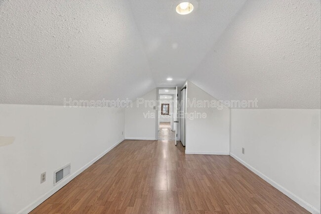 Building Photo - 3155 Hampton Ave