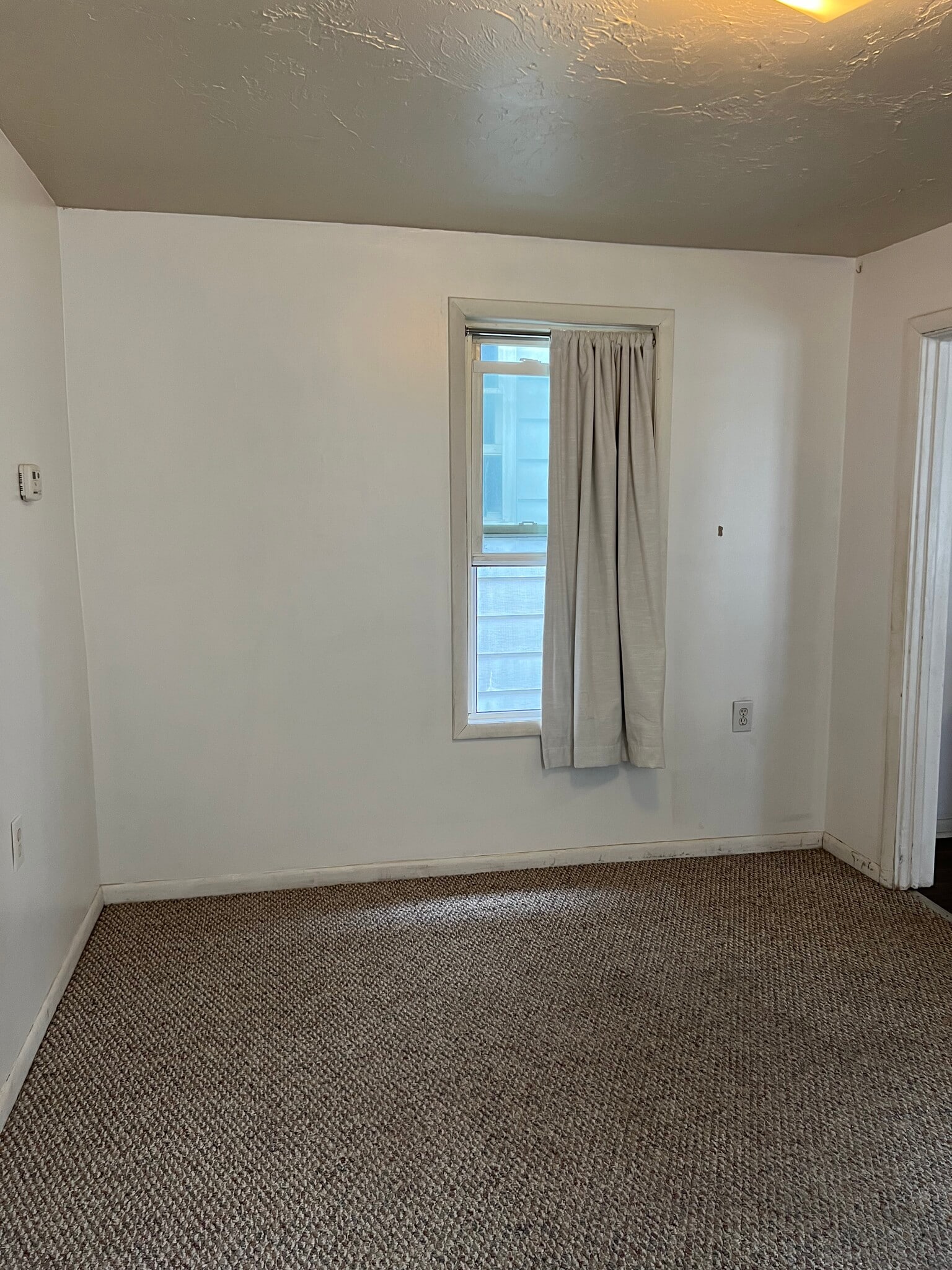 Middle room - 1926 E 123rd St