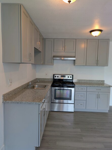 Primary Photo - 1025 N Madison St