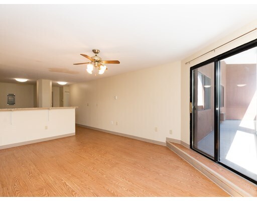 Building Photo - 151 Hallet St