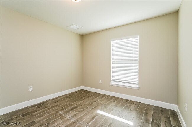 Building Photo - 2903 8th St W
