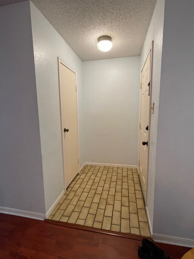 Building Photo - 2120 El Paseo St