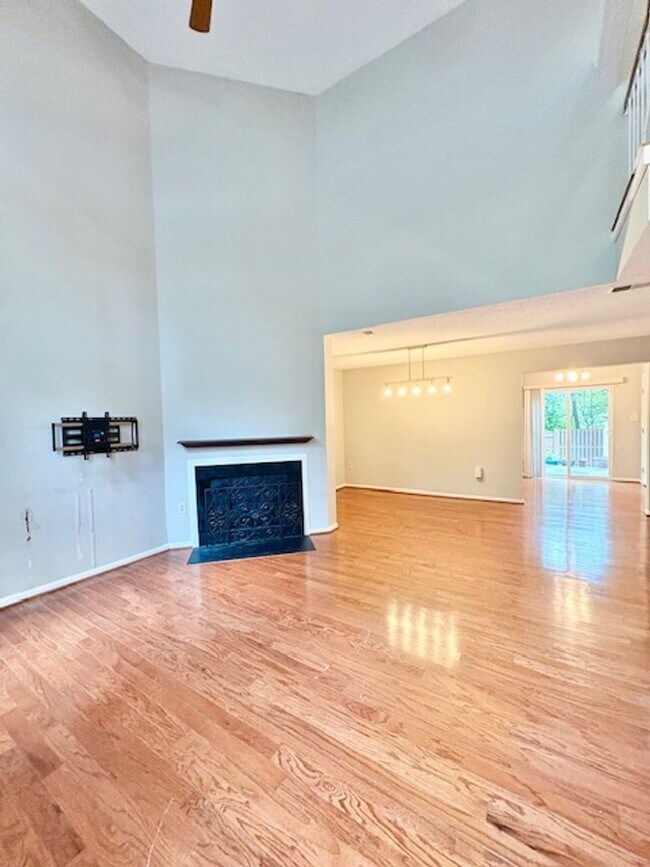 Building Photo - 13822 Grey Colt Dr