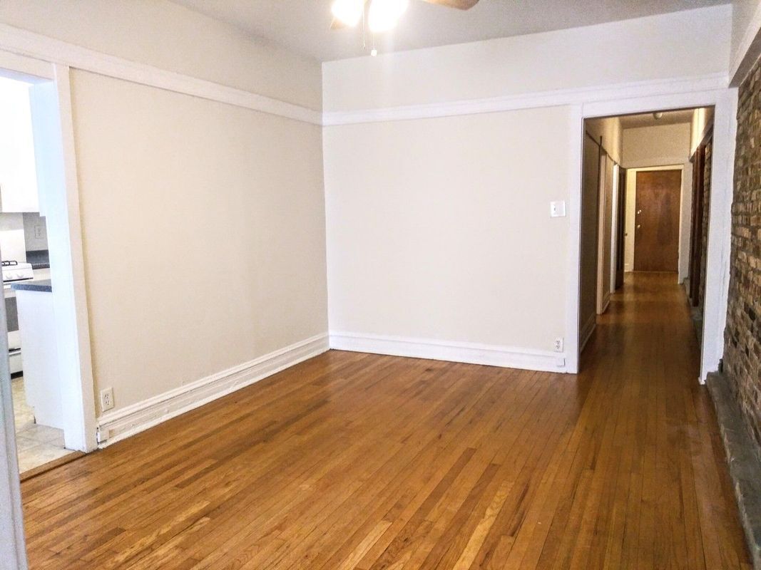 Building Photo - 709 W Cornelia Ave